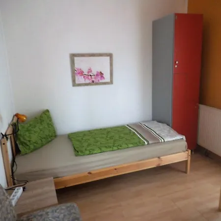 Monteurzimmer Emmerova * Wiener Neustadt