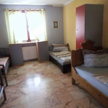 Monteurzimmer Emmerova Privatunterkunft