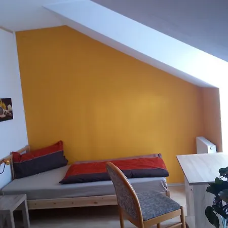 Monteurzimmer Emmerova Privatunterkunft *