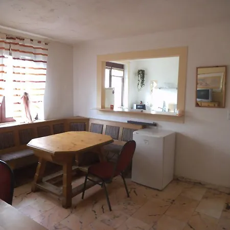 Privatunterkunft Monteurzimmer Emmerova *